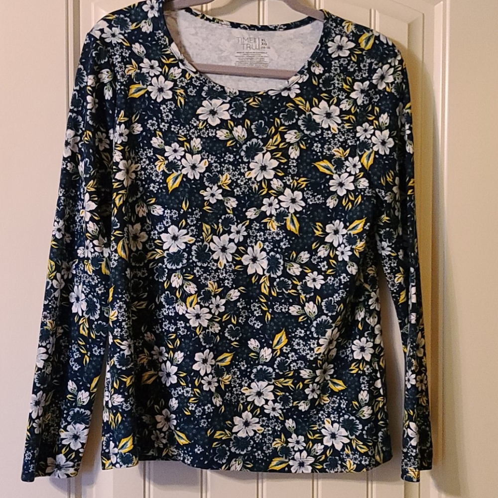 Time and Tru Long Sleeve T-shirt